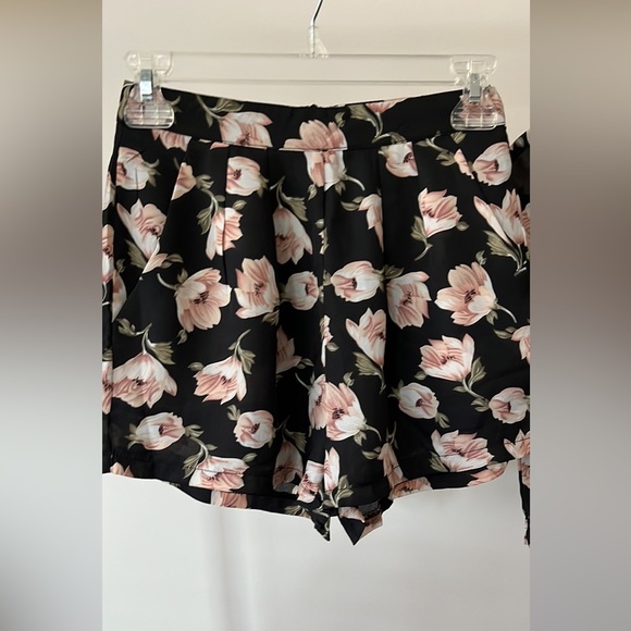 Women’s SHOWPO Matching Set - Picture 2 of 3